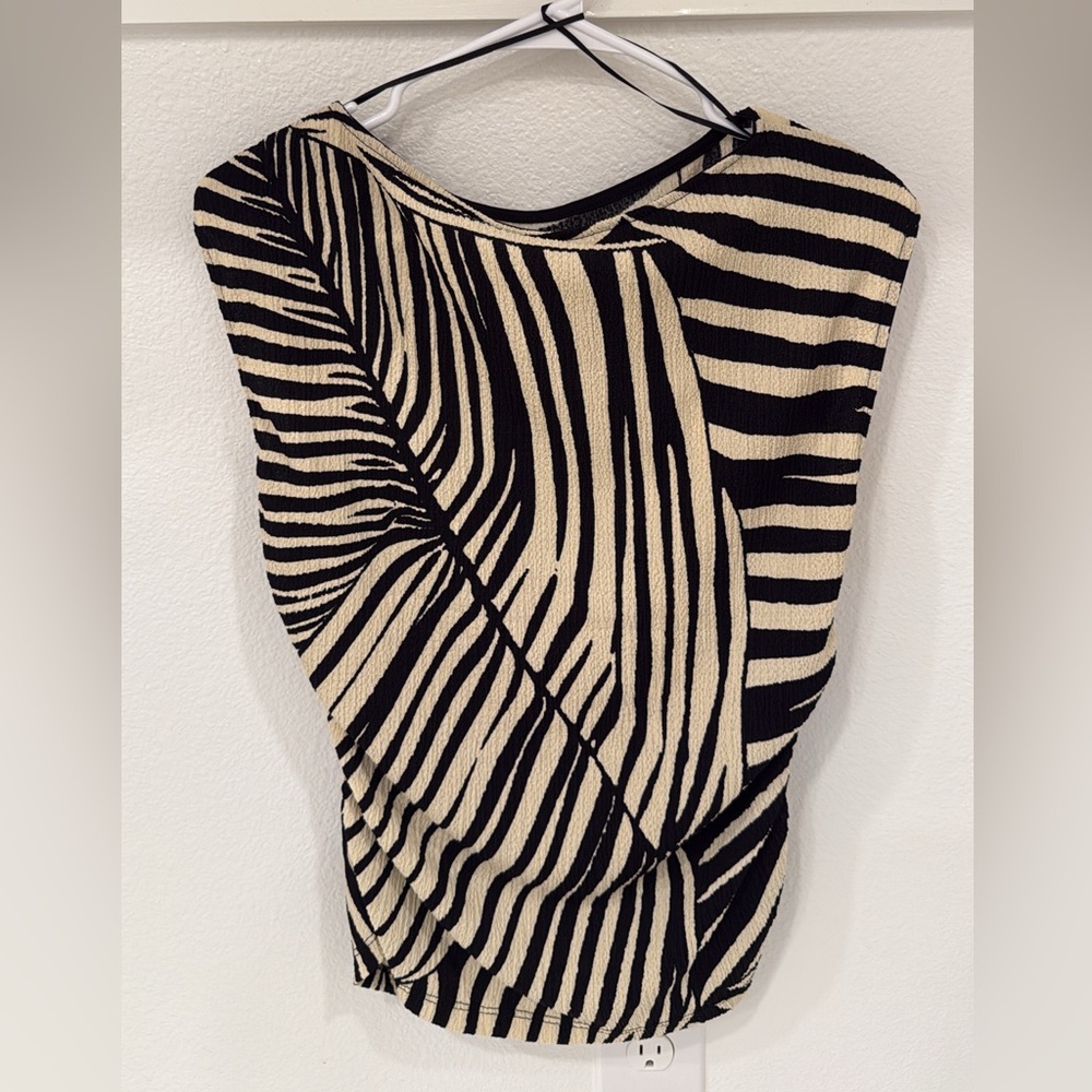 H&M Black and Cream Striped Matching set
